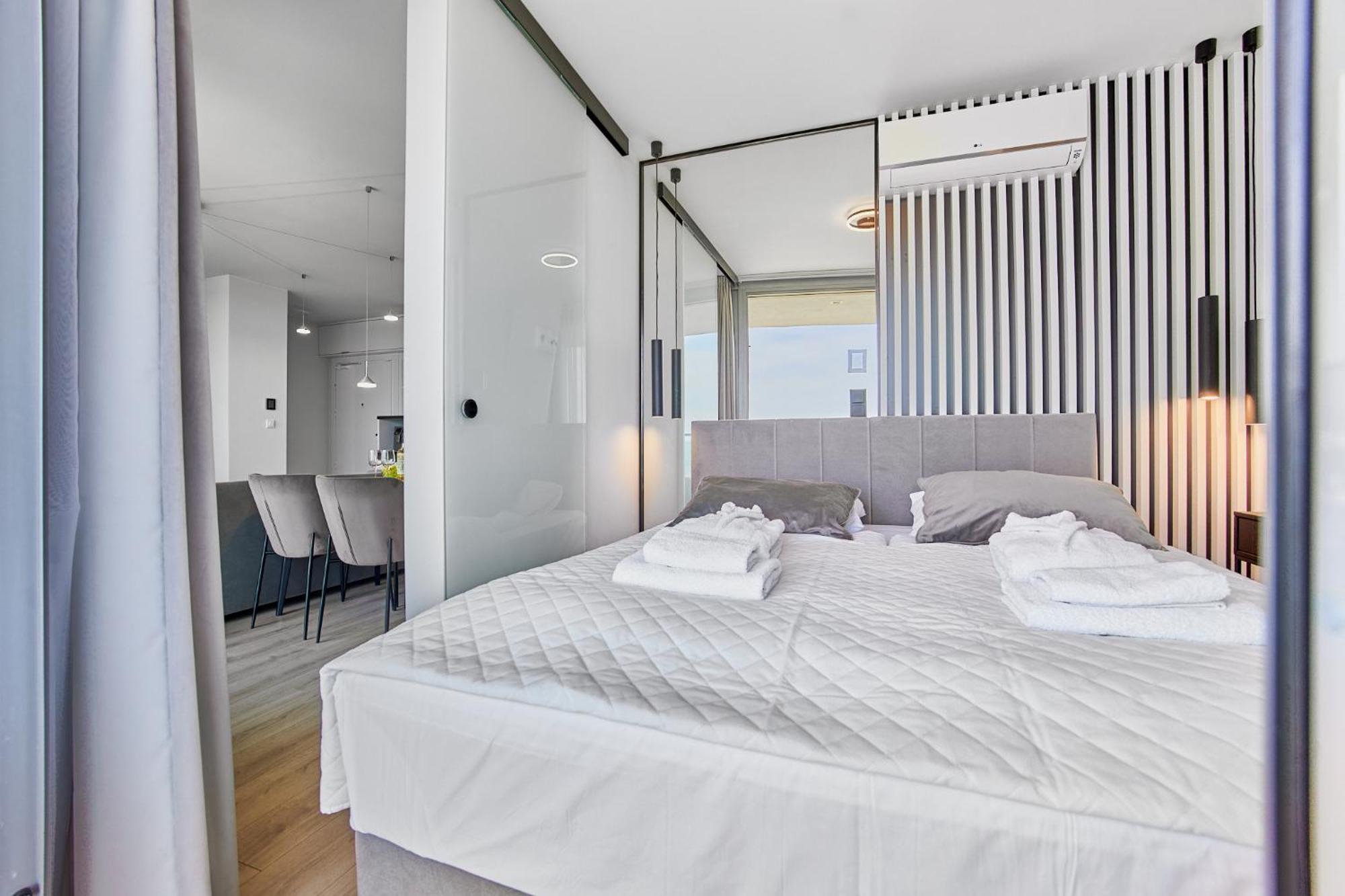 Apartment Wave Sea View & A756 *